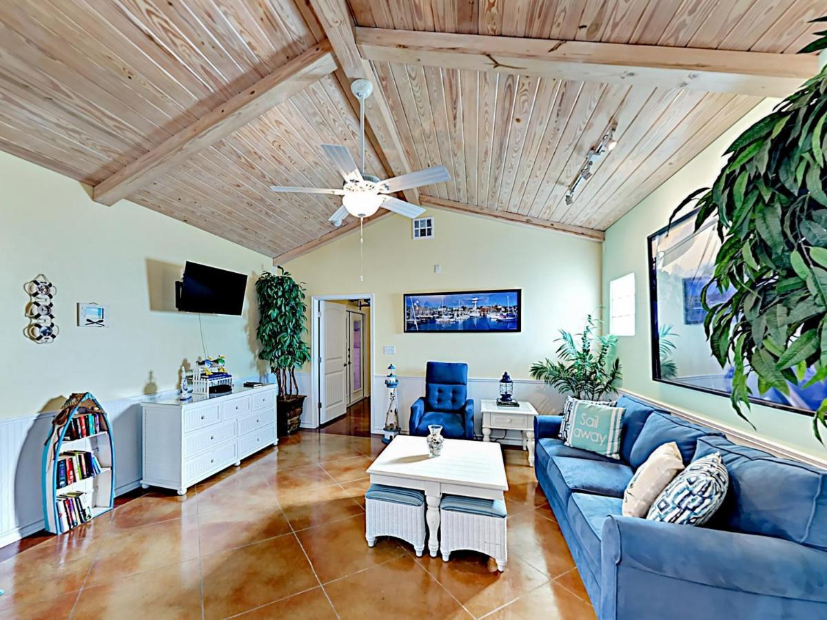 Апартаменти Sail Away At Pirate'S Bay Unit 113 Порт-Аранзас Екстер'єр фото