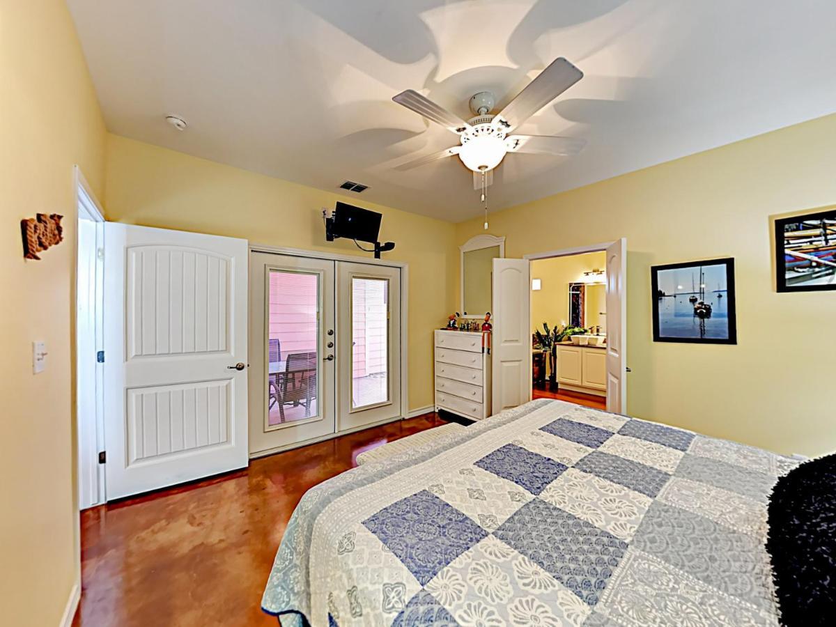 Апартаменти Sail Away At Pirate'S Bay Unit 113 Порт-Аранзас Екстер'єр фото