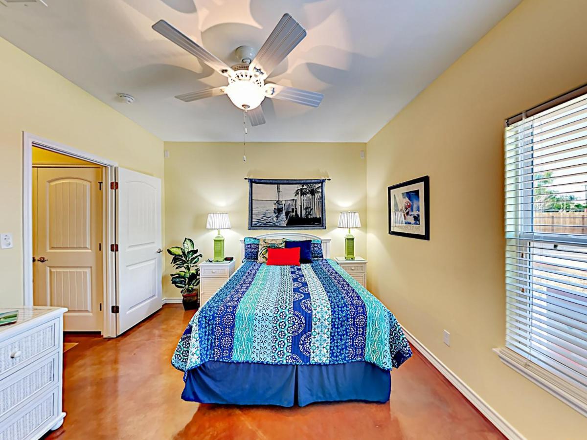 Апартаменти Sail Away At Pirate'S Bay Unit 113 Порт-Аранзас Екстер'єр фото