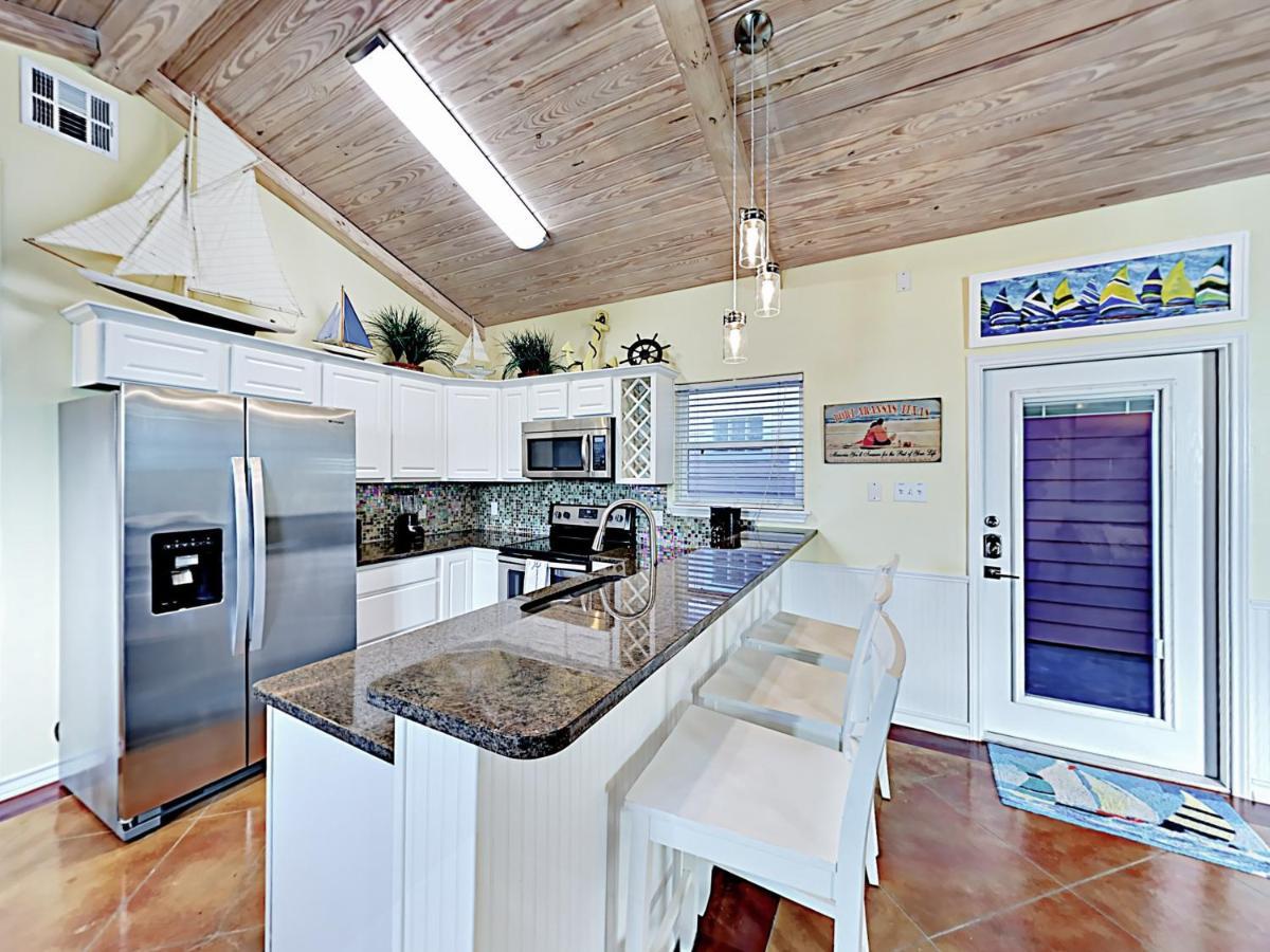 Апартаменти Sail Away At Pirate'S Bay Unit 113 Порт-Аранзас Екстер'єр фото